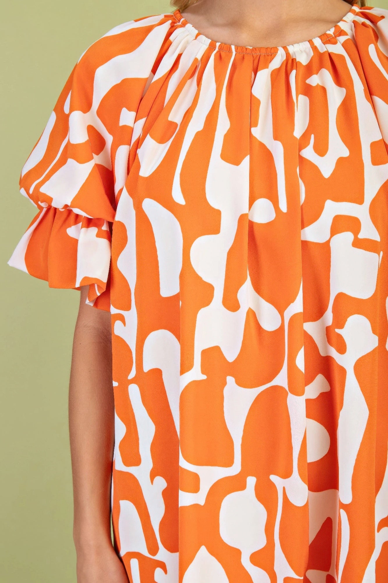 Geometric Print Loose Fit Mini Dress With Gathered Balloon Sleeves - All Season Fashion