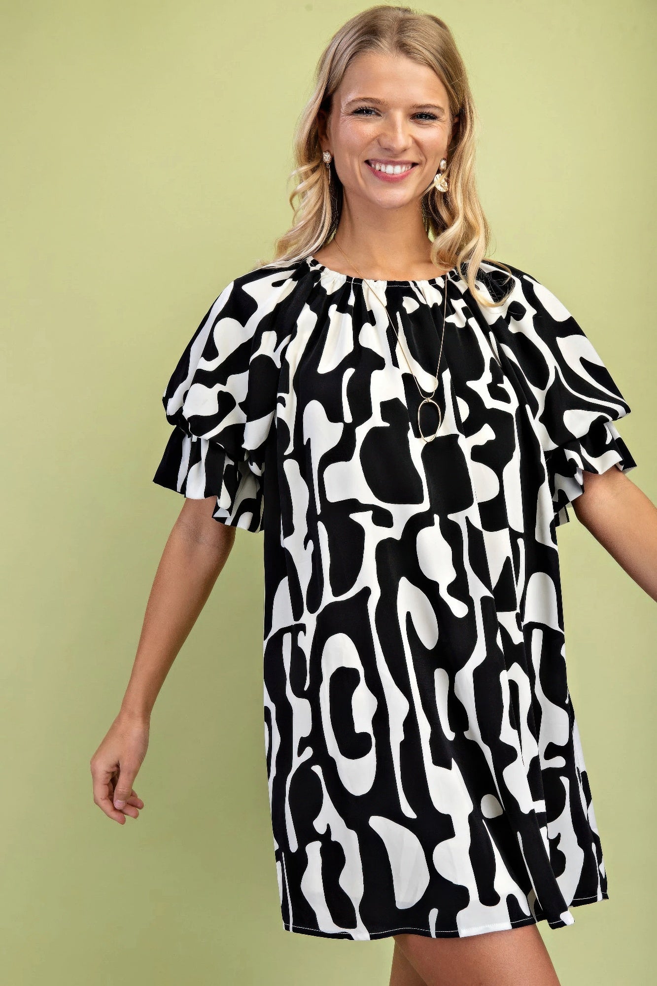 Geometric Print Loose Fit Mini Dress With Gathered Balloon Sleeves - All Season Fashion