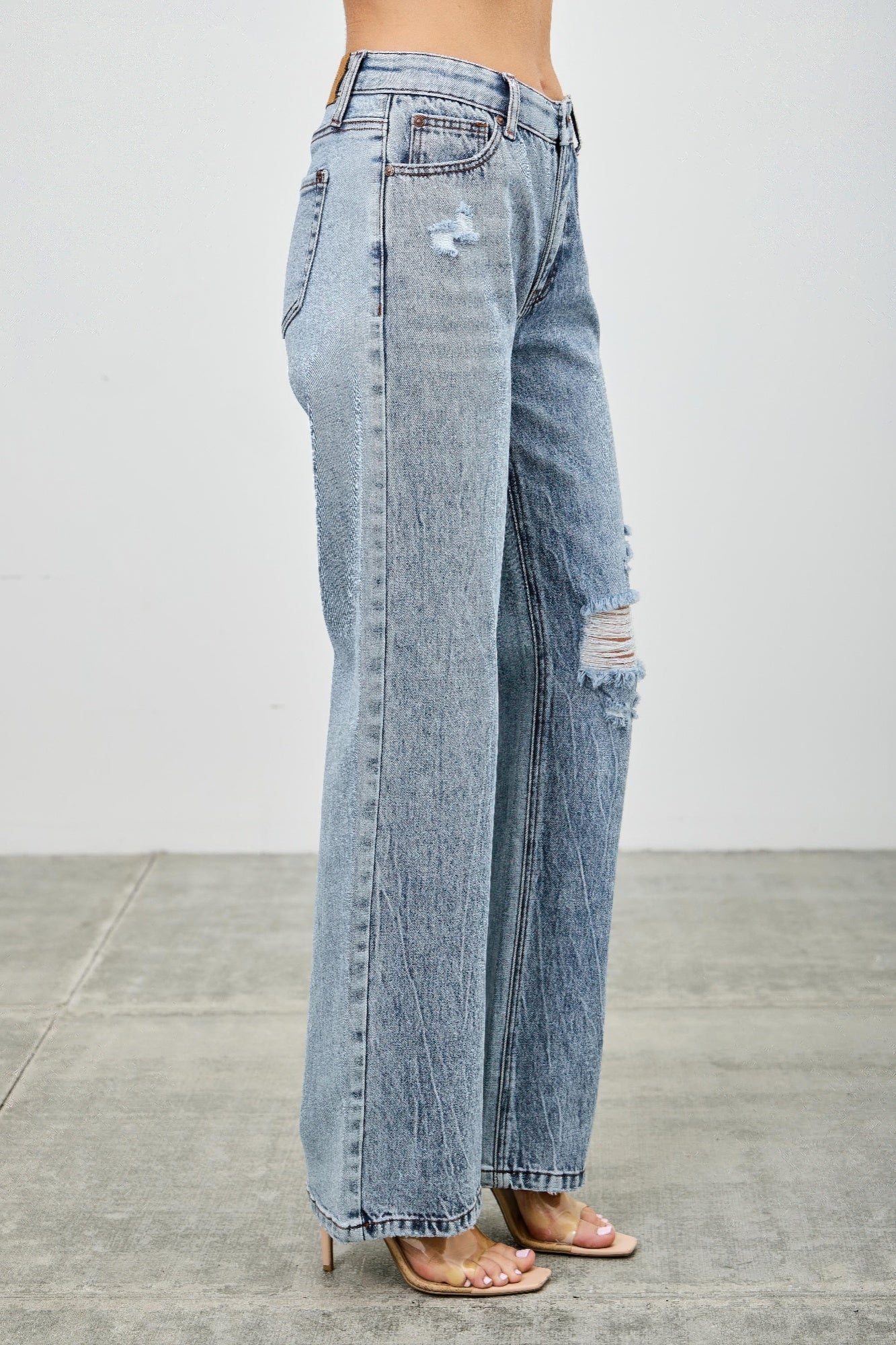 Mid Rise Relaxed Straight With Destroy - All Season Fashion
