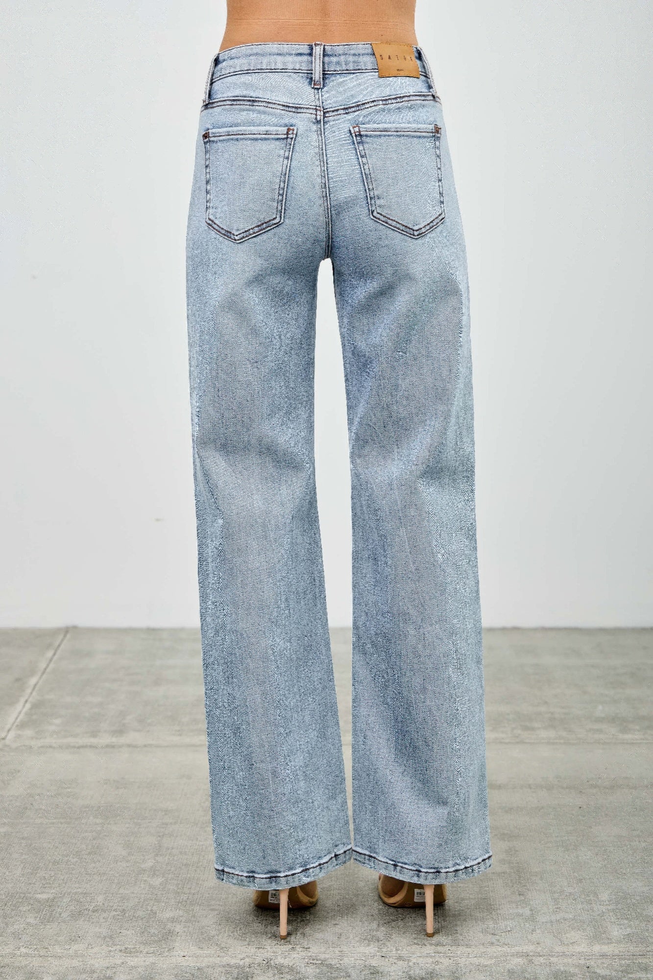 Mid Rise Relaxed Straight With Destroy - All Season Fashion