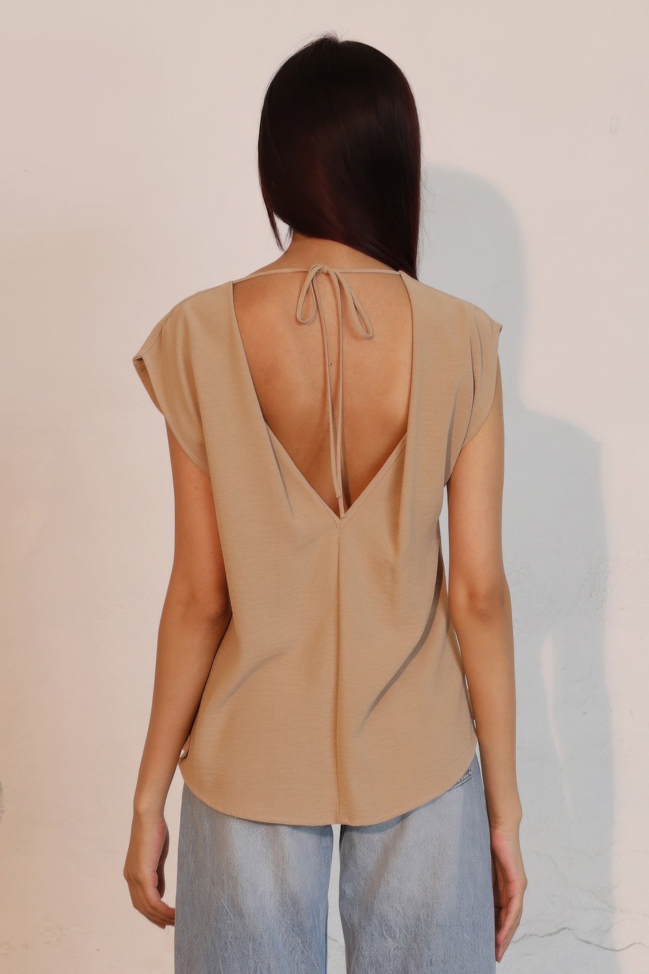 Matte Crepe Low Back Loose Top - All Season Fashion